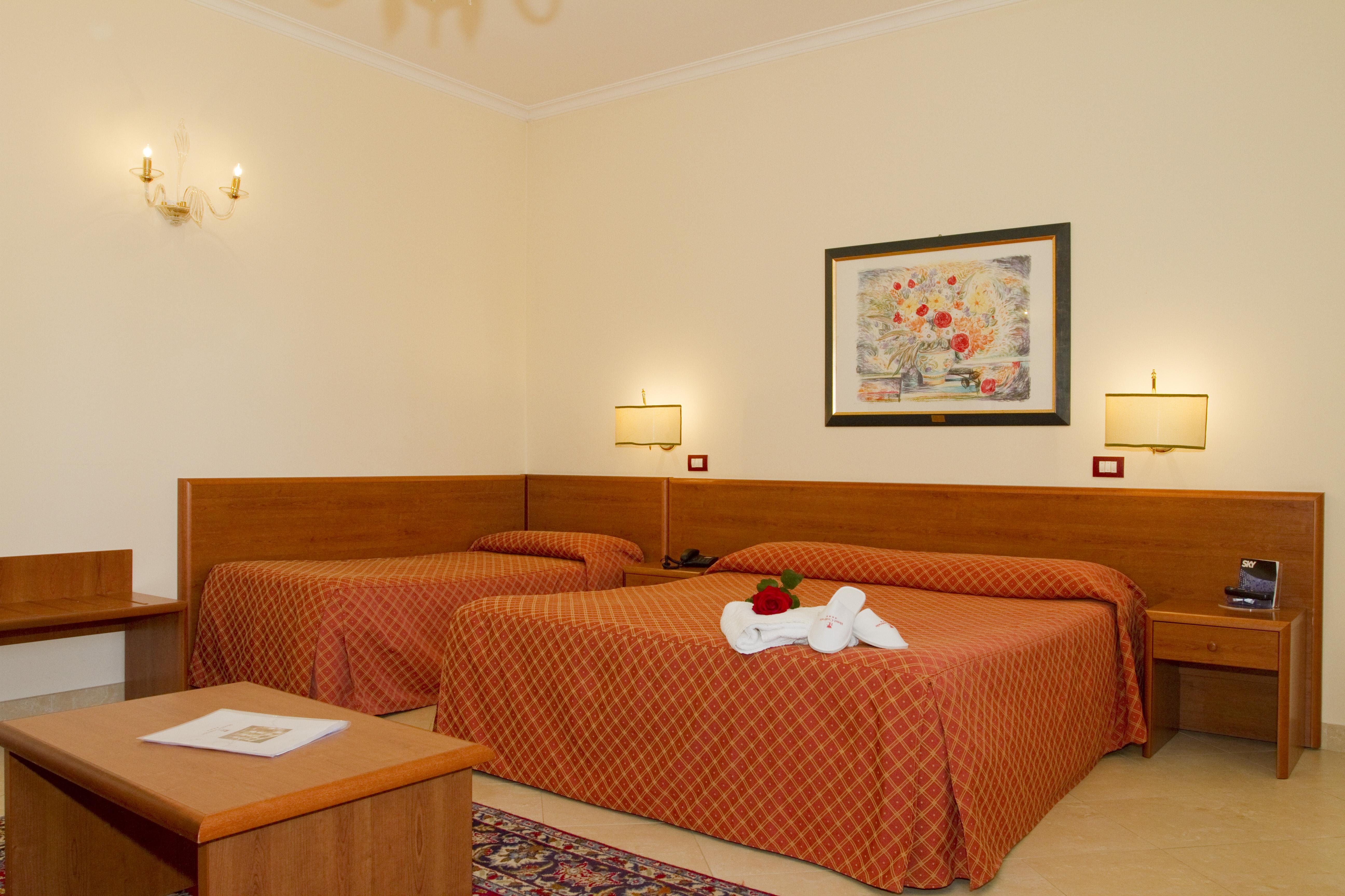 Hotel Centrale Spa & Relax 阿尔卡莫 外观 照片